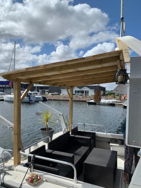 Magnifique Bateau Maison Hotel Ouistreham Luaran gambar