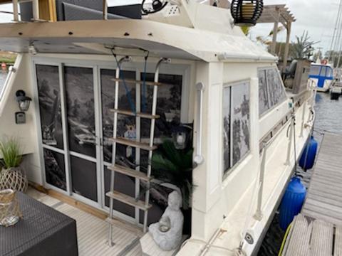 Magnifique Bateau Maison Hotel Ouistreham Luaran gambar